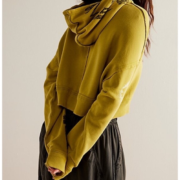 We The Free Love Again Hoodie Size Medium SOLD OUT New Without Tags - Picture 3 of 3